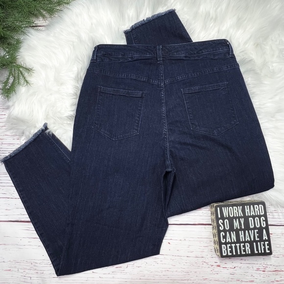 👖|•SUSAN GRAVER•| Dark Wash Girlfriend Jeans Size 14 L28👖 - Picture 3 of 6